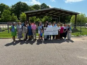 cb check photo outside